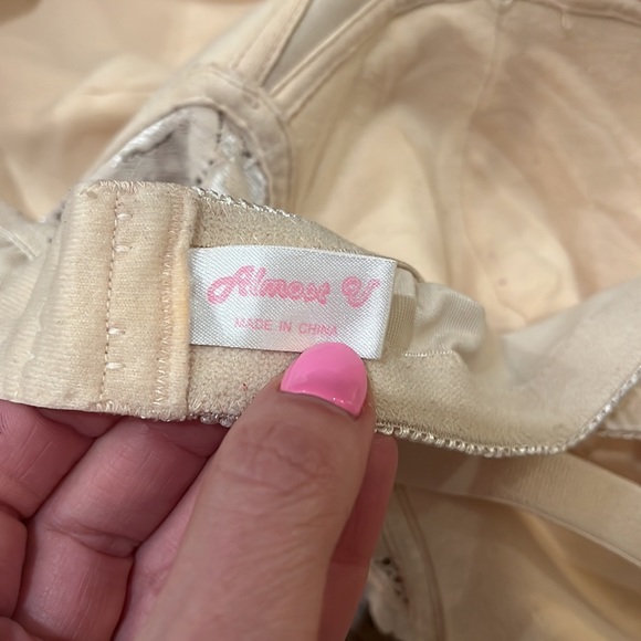 Nude bra size 44B - Picture 8 of 9